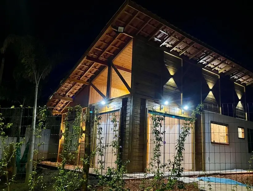 Casa de madeira para final de semana: praticidade sem abrir mão do conforto
