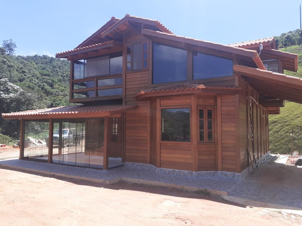 Casa de Madeira 181 m² Sobrado Duplex em Garapa